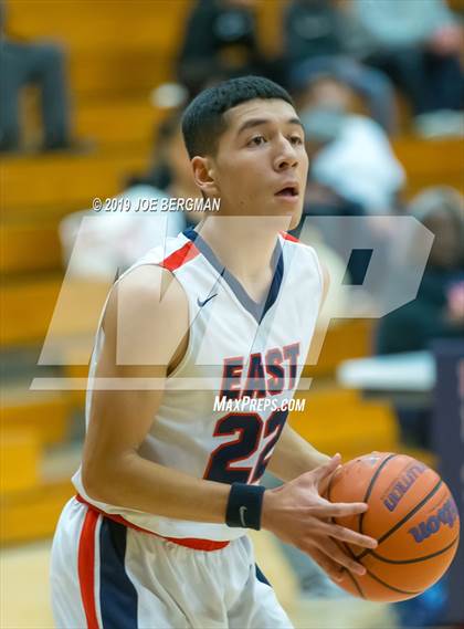 Thumbnail 3 in West vs East Bakersfield (Ralph Krave Memorial Tournament) photogallery.