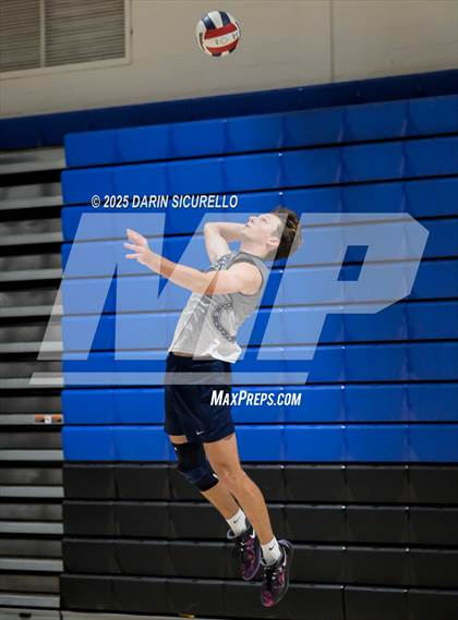 Thumbnail 1 in Casteel vs. Perry (Wolf Howl Tournament) photogallery.