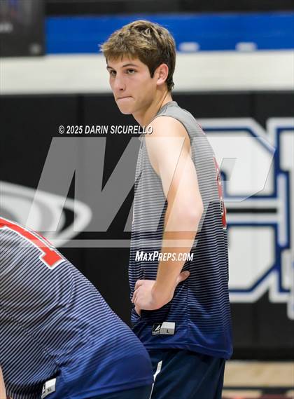 Thumbnail 1 in Casteel vs. Perry (Wolf Howl Tournament) photogallery.