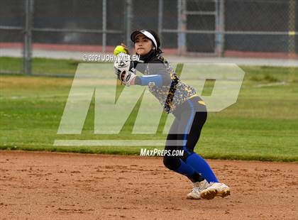 Thumbnail 3 in University City @ Mira Mesa photogallery.