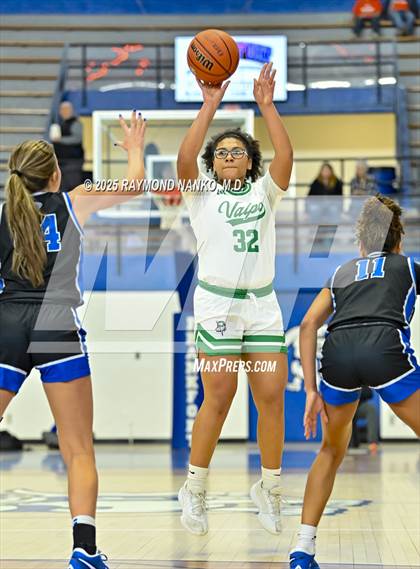 Thumbnail 1 in Hamilton Southeastern vs. Valparaiso (IHSAA 4A Semi State)  photogallery.