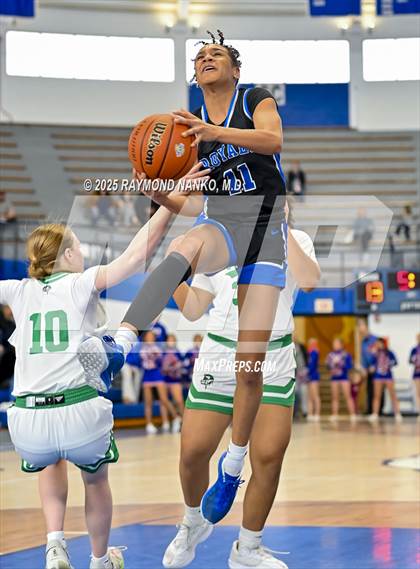 Thumbnail 1 in Hamilton Southeastern vs. Valparaiso (IHSAA 4A Semi State)  photogallery.