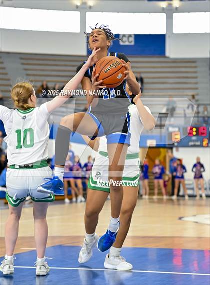 Thumbnail 3 in Hamilton Southeastern vs. Valparaiso (IHSAA 4A Semi State)  photogallery.