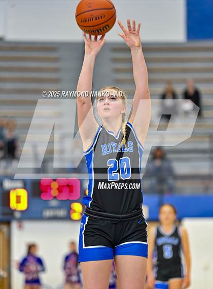 Thumbnail 3 in Hamilton Southeastern vs. Valparaiso (IHSAA 4A Semi State)  photogallery.