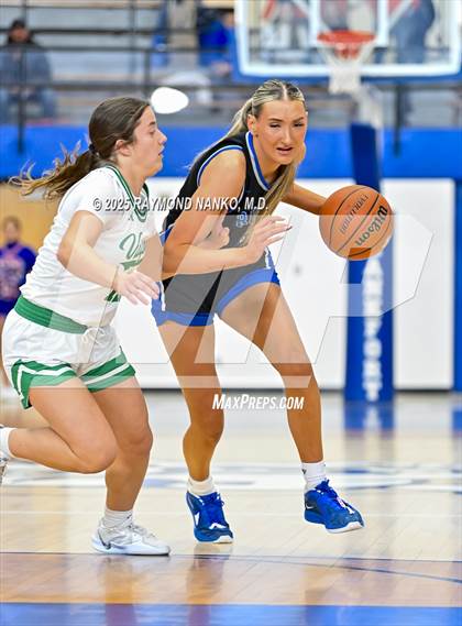 Thumbnail 2 in Hamilton Southeastern vs. Valparaiso (IHSAA 4A Semi State)  photogallery.