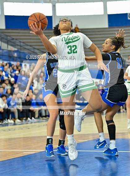 Thumbnail 1 in Hamilton Southeastern vs. Valparaiso (IHSAA 4A Semi State)  photogallery.