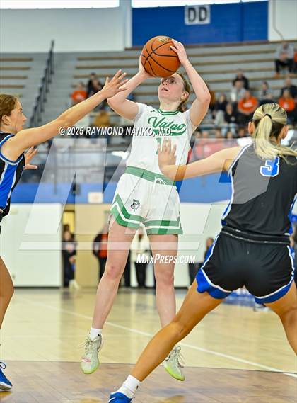 Thumbnail 1 in Hamilton Southeastern vs. Valparaiso (IHSAA 4A Semi State)  photogallery.