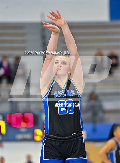Thumbnail 3 in Hamilton Southeastern vs. Valparaiso (IHSAA 4A Semi State)  photogallery.