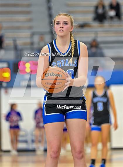 Thumbnail 1 in Hamilton Southeastern vs. Valparaiso (IHSAA 4A Semi State)  photogallery.
