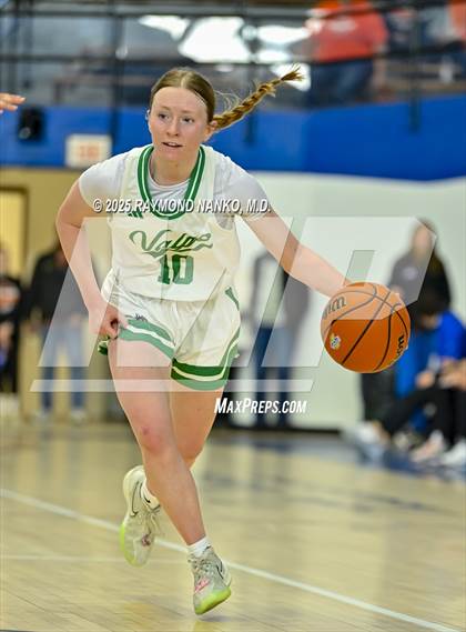 Thumbnail 2 in Hamilton Southeastern vs. Valparaiso (IHSAA 4A Semi State)  photogallery.