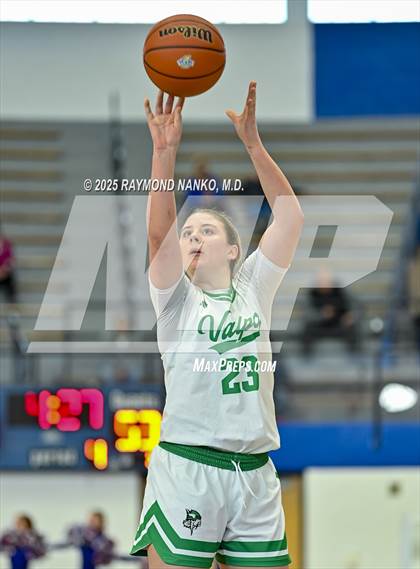 Thumbnail 1 in Hamilton Southeastern vs. Valparaiso (IHSAA 4A Semi State)  photogallery.