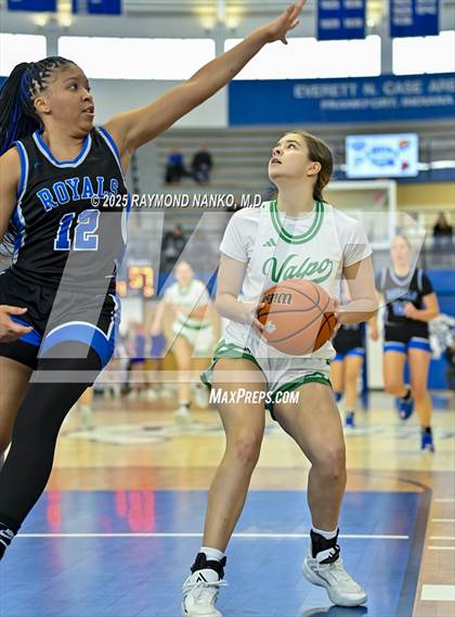Thumbnail 1 in Hamilton Southeastern vs. Valparaiso (IHSAA 4A Semi State)  photogallery.