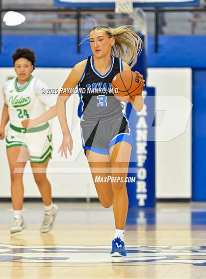 Thumbnail 2 in Hamilton Southeastern vs. Valparaiso (IHSAA 4A Semi State)  photogallery.