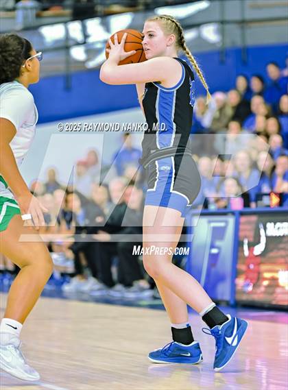 Thumbnail 3 in Hamilton Southeastern vs. Valparaiso (IHSAA 4A Semi State)  photogallery.