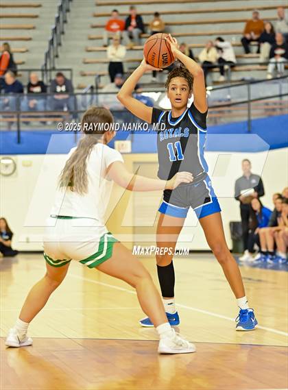 Thumbnail 1 in Hamilton Southeastern vs. Valparaiso (IHSAA 4A Semi State)  photogallery.