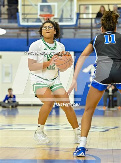 Thumbnail 1 in Hamilton Southeastern vs. Valparaiso (IHSAA 4A Semi State)  photogallery.