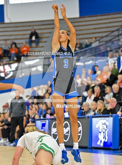 Thumbnail 1 in Hamilton Southeastern vs. Valparaiso (IHSAA 4A Semi State)  photogallery.