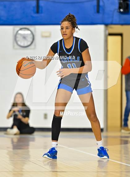 Thumbnail 1 in Hamilton Southeastern vs. Valparaiso (IHSAA 4A Semi State)  photogallery.