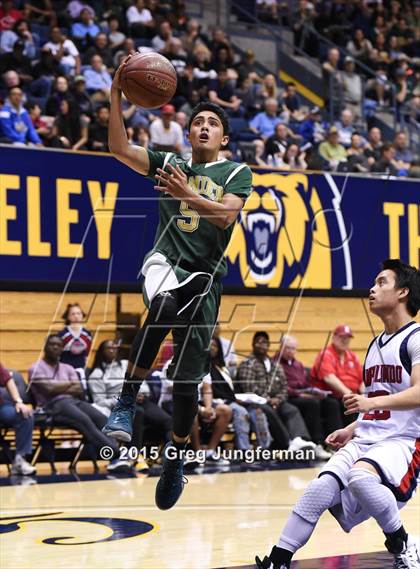Thumbnail 3 in Campolindo vs. Damien (CIF State D3 Final) photogallery.