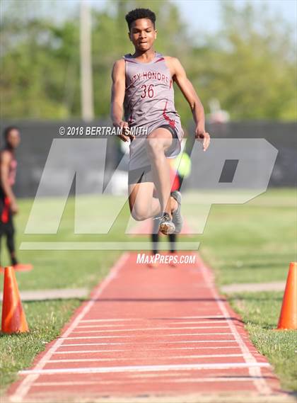 Thumbnail 3 in Buffalo Public (All-High Meet) Triple Jump photogallery.
