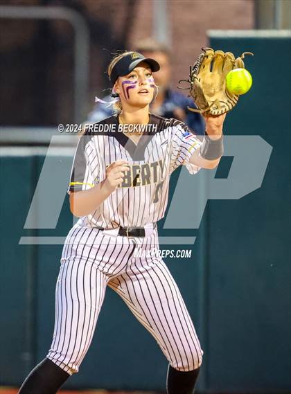 Thumbnail 3 in Liberty vs. Canton (UIL 4A Softball Semifinal) photogallery.