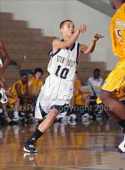 Thumbnail 2 in Stony Point vs. Midland (Georgetown Jack Frost Invitational) photogallery.
