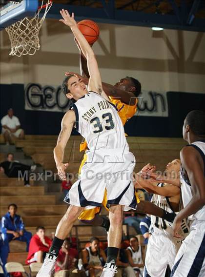 Thumbnail 1 in Stony Point vs. Midland (Georgetown Jack Frost Invitational) photogallery.