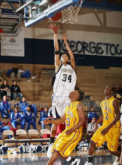 Thumbnail 1 in Stony Point vs. Midland (Georgetown Jack Frost Invitational) photogallery.