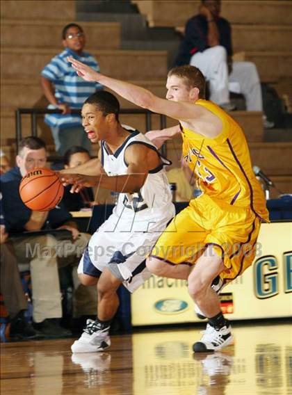 Thumbnail 2 in Stony Point vs. Midland (Georgetown Jack Frost Invitational) photogallery.