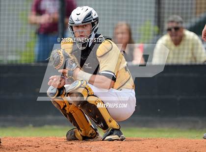 Thumbnail 2 in Jennings vs. Berwick (LHSAA 3A Regional Playoff) photogallery.
