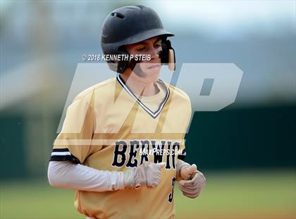 Thumbnail 1 in Jennings vs. Berwick (LHSAA 3A Regional Playoff) photogallery.