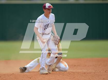 Thumbnail 1 in Jennings vs. Berwick (LHSAA 3A Regional Playoff) photogallery.