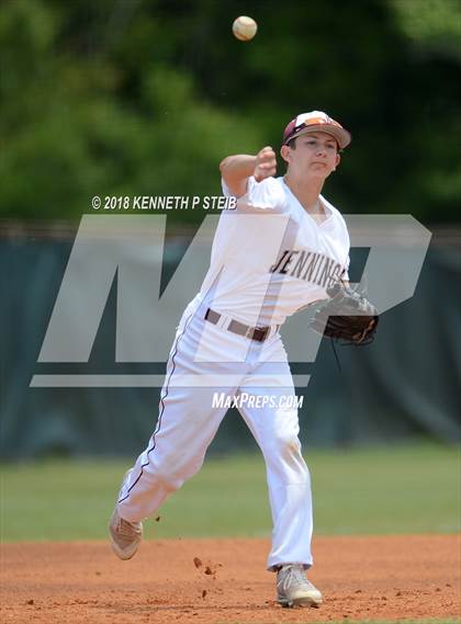 Thumbnail 3 in Jennings vs. Berwick (LHSAA 3A Regional Playoff) photogallery.