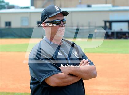 Thumbnail 1 in Jennings vs. Berwick (LHSAA 3A Regional Playoff) photogallery.