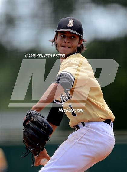 Thumbnail 1 in Jennings vs. Berwick (LHSAA 3A Regional Playoff) photogallery.