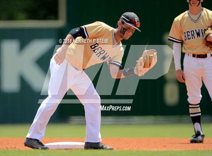 Thumbnail 3 in Jennings vs. Berwick (LHSAA 3A Regional Playoff) photogallery.