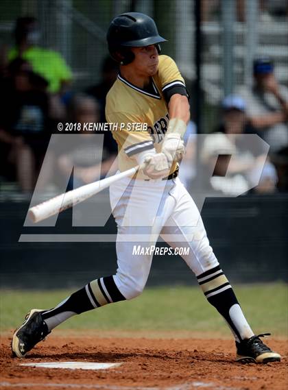Thumbnail 2 in Jennings vs. Berwick (LHSAA 3A Regional Playoff) photogallery.