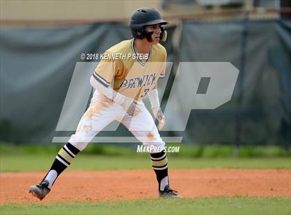 Thumbnail 3 in Jennings vs. Berwick (LHSAA 3A Regional Playoff) photogallery.