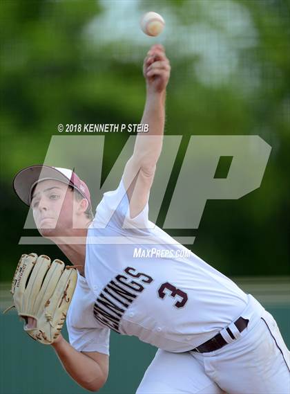 Thumbnail 3 in Jennings vs. Berwick (LHSAA 3A Regional Playoff) photogallery.
