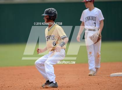Thumbnail 3 in Jennings vs. Berwick (LHSAA 3A Regional Playoff) photogallery.