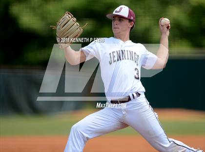 Thumbnail 3 in Jennings vs. Berwick (LHSAA 3A Regional Playoff) photogallery.