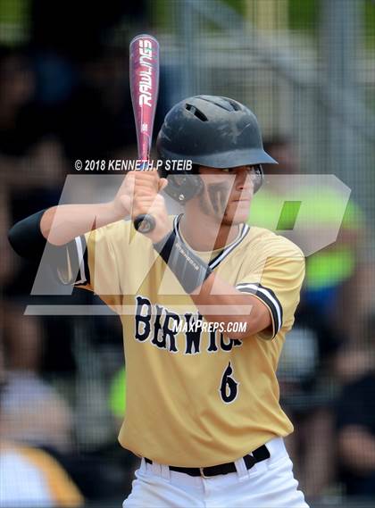 Thumbnail 1 in Jennings vs. Berwick (LHSAA 3A Regional Playoff) photogallery.