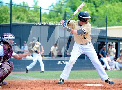 Thumbnail 1 in Jennings vs. Berwick (LHSAA 3A Regional Playoff) photogallery.