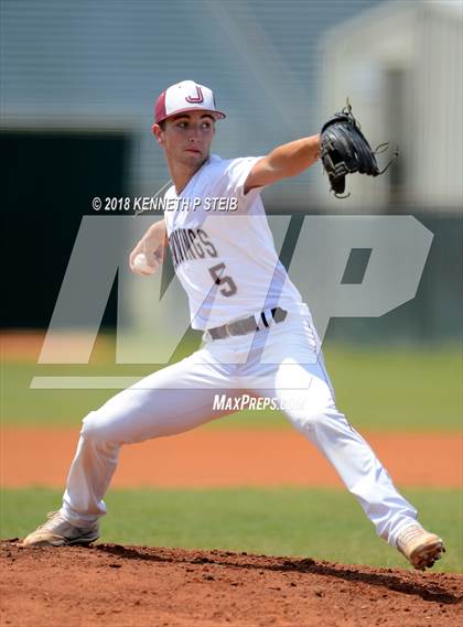 Thumbnail 2 in Jennings vs. Berwick (LHSAA 3A Regional Playoff) photogallery.