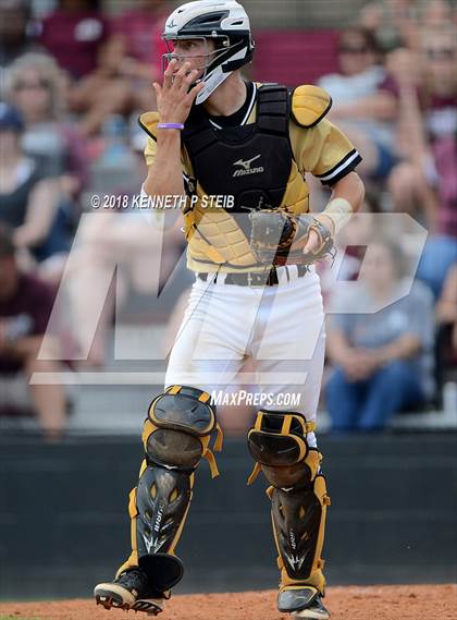 Thumbnail 1 in Jennings vs. Berwick (LHSAA 3A Regional Playoff) photogallery.