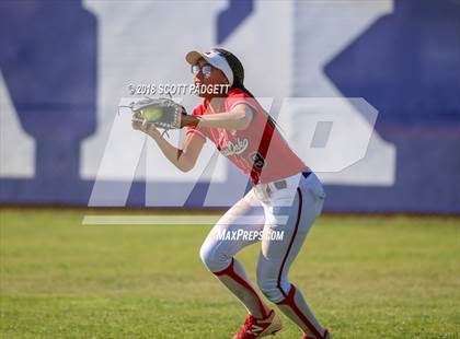 Thumbnail 3 in Great Oak @ Murrieta Valley photogallery.