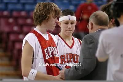 Thumbnail 1 in Escalon vs Ripon (D4 Sec. Final)#1 photogallery.