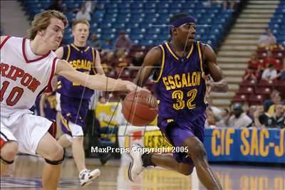 Thumbnail 2 in Escalon vs Ripon (D4 Sec. Final)#1 photogallery.