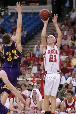 Thumbnail 1 in Escalon vs Ripon (D4 Sec. Final)#1 photogallery.