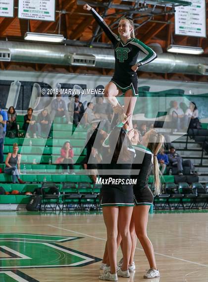 Thumbnail 3 in Calabasas @ Thousand Oaks photogallery.
